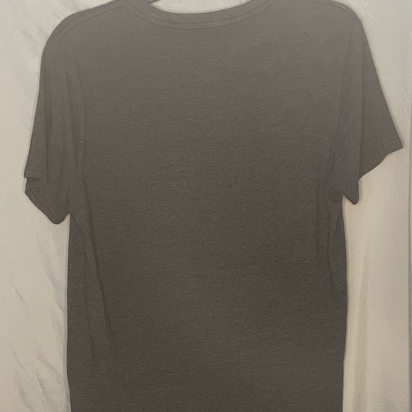 American Eagle Mens T-shirt - Picture 2 of 3